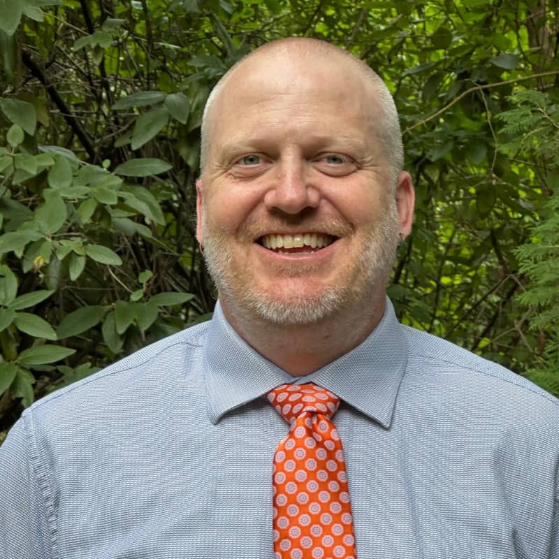 Daniel Miller headshot